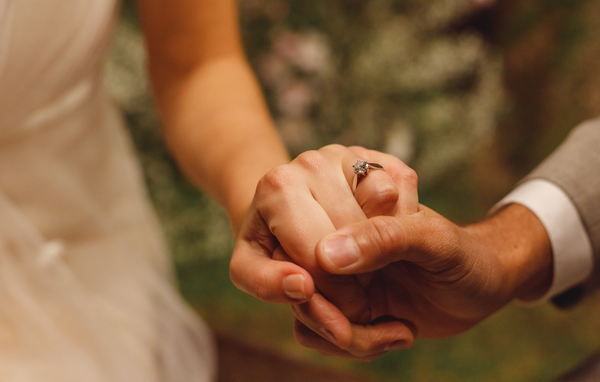 How to create a custom engagement ring?