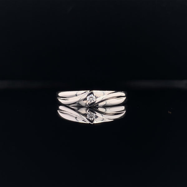 curved embrace diamond ring