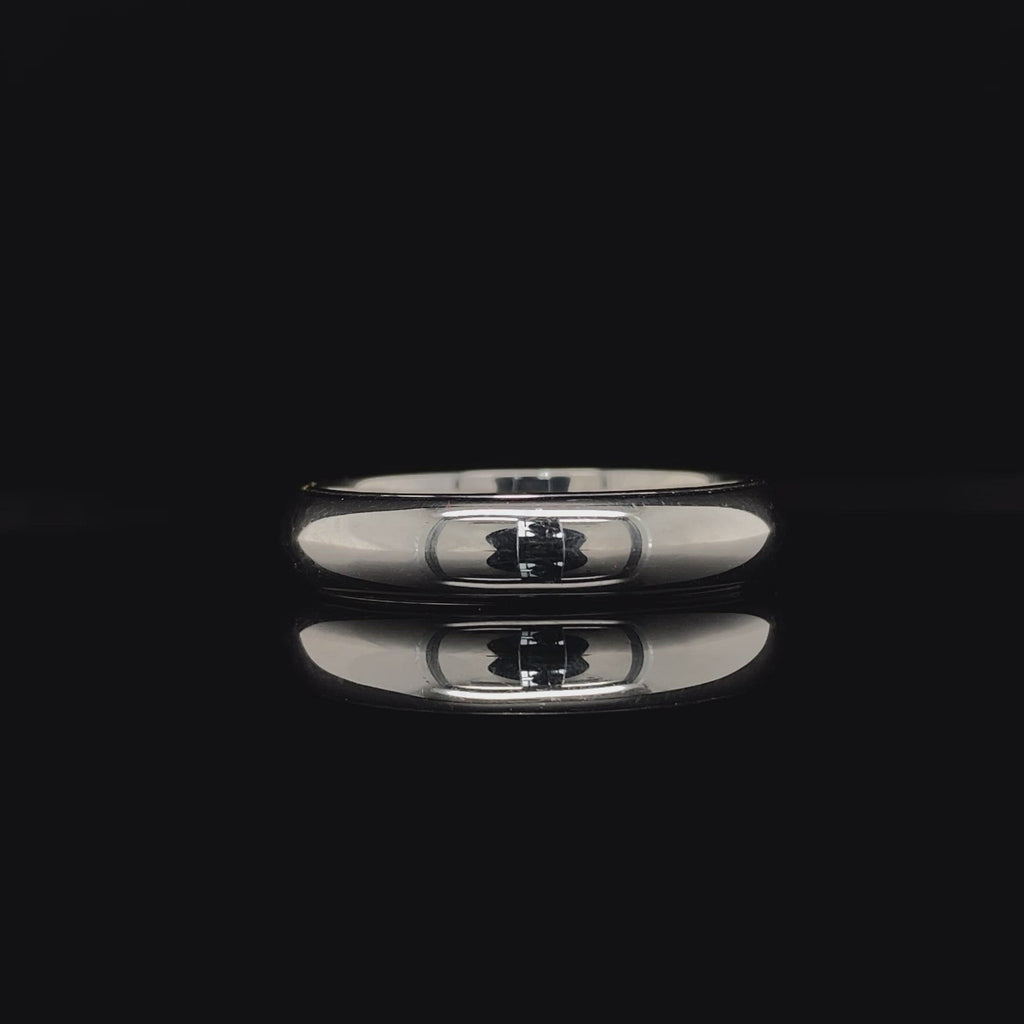 Curved polished finish 18k gold ring video