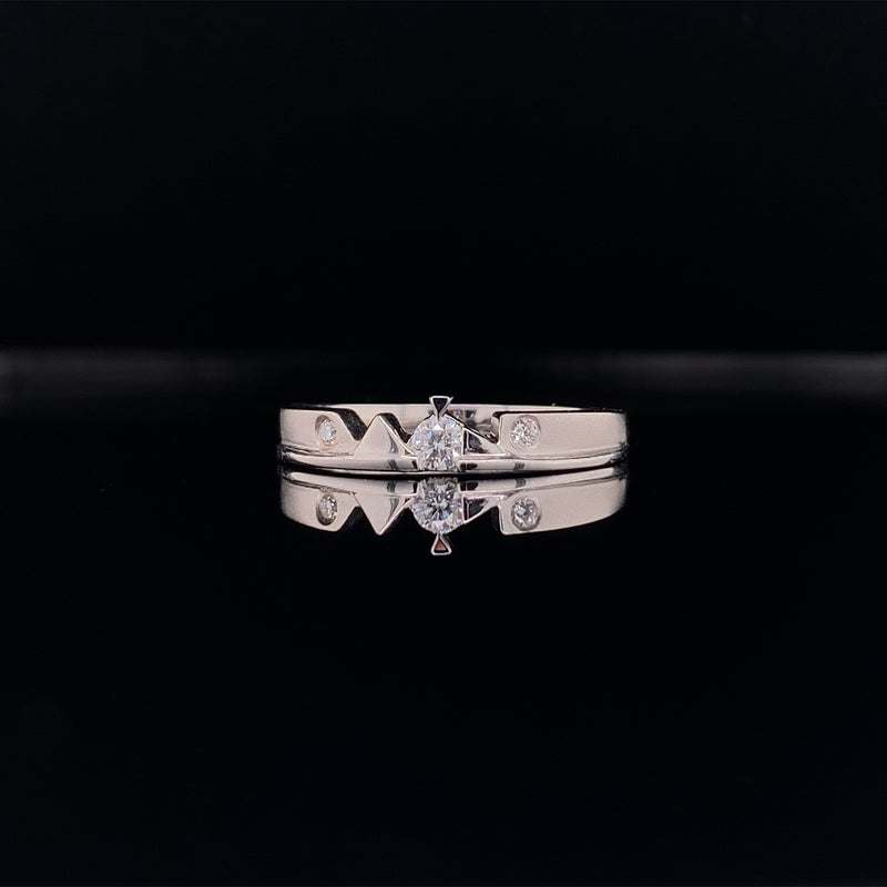 diamond shapes ring