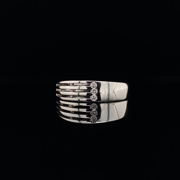 Sleek lines diamond ring