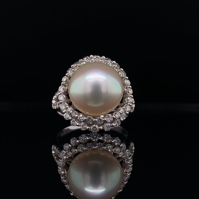 Round Halo Diamond Pearl Ring