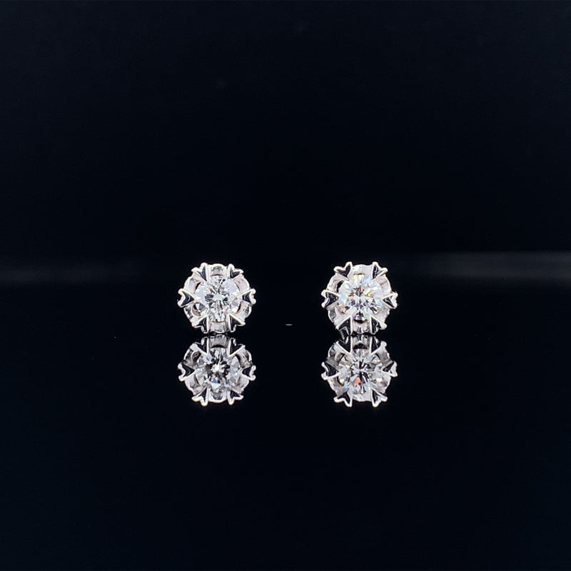 18k white gold six heart-shaped prong diamond stud earrings